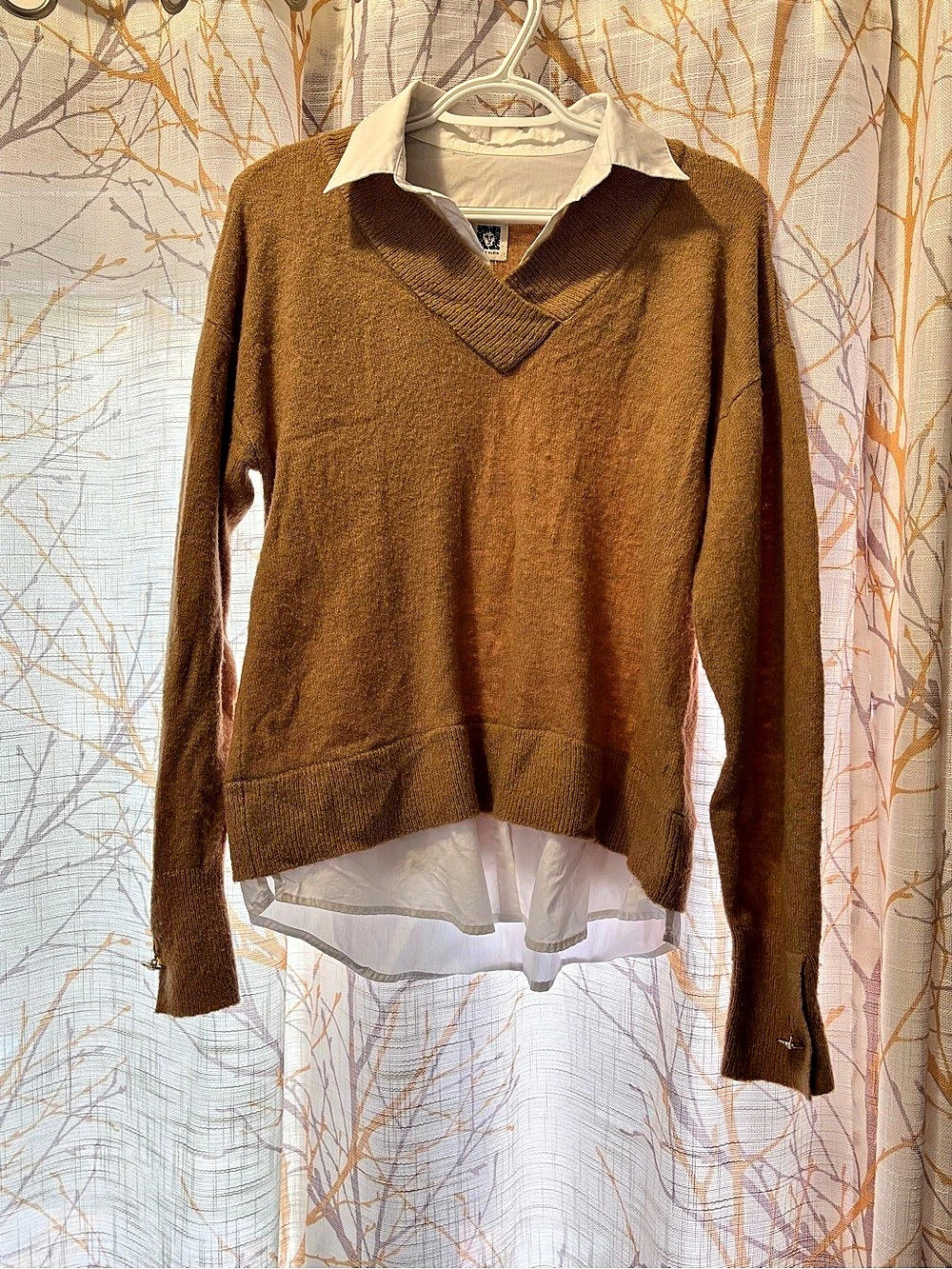 Anne Klein V-Neck Sweater in Brown Size Small